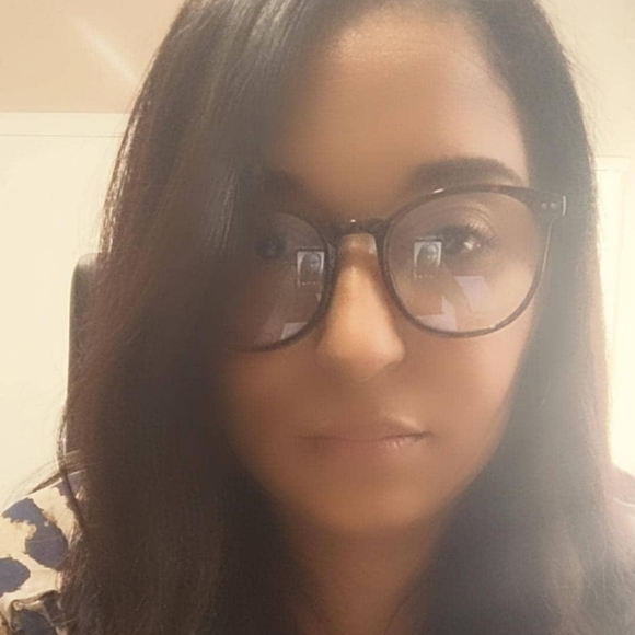 Meet your Posher, Crystal - Picture 2 of 14